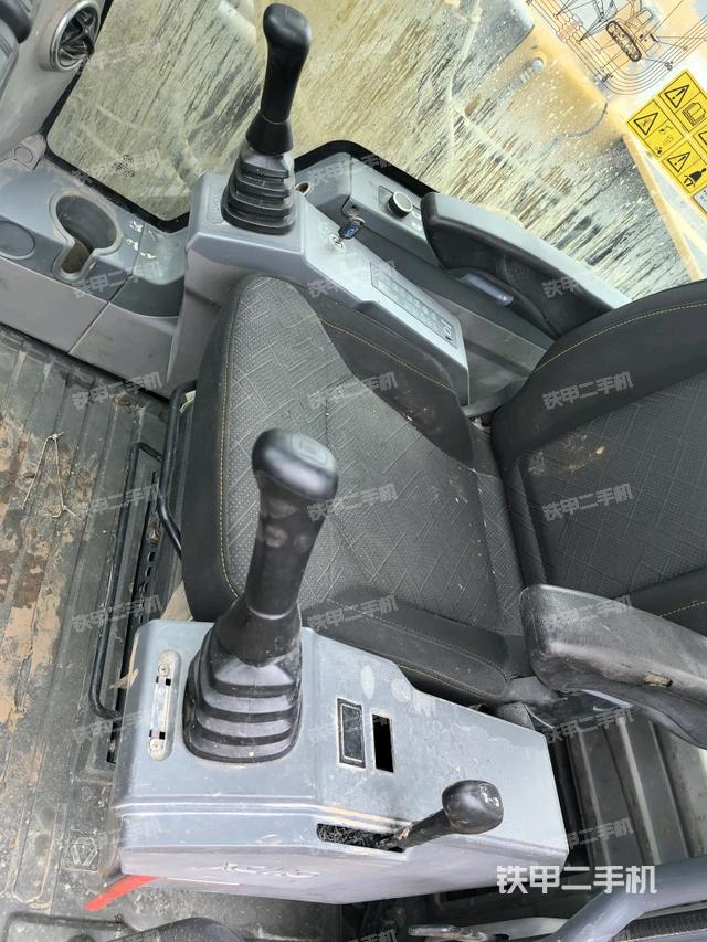 座椅后部（驾驶室部分）