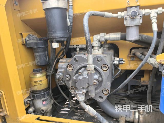 液壓泵斜45?左（大件艙室）