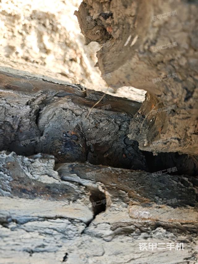 左驅(qū)動(dòng)輪（行走機(jī)構(gòu)）