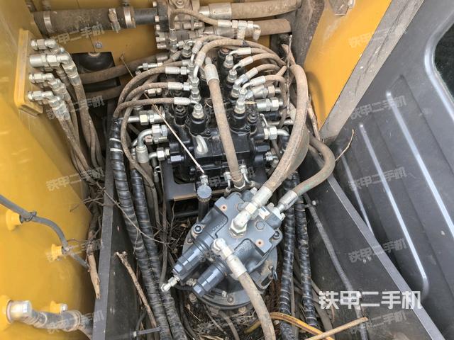 发动机室（上车部件）