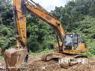 雷沃重工FR220挖掘机实拍图片