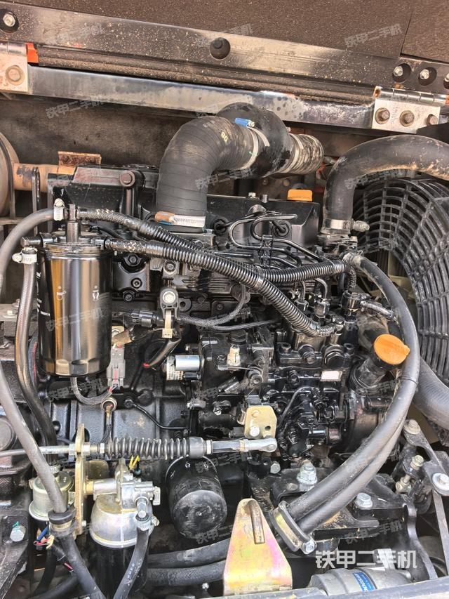 发动机室（上车部件）