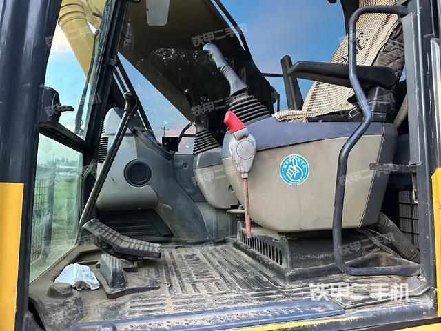 駕駛室整體（整機(jī)外觀）