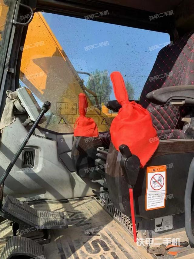 駕駛室整體（整機外觀）