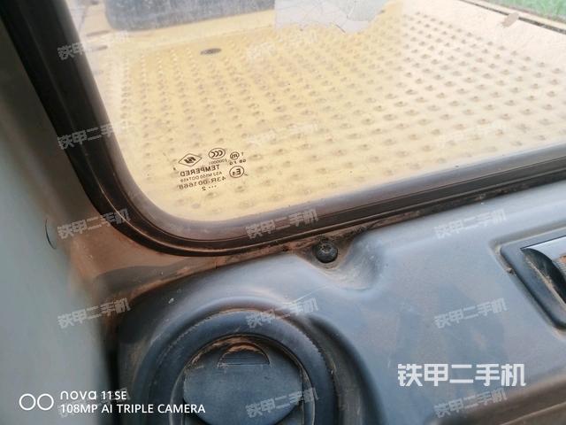 座椅后部（驾驶室部分）