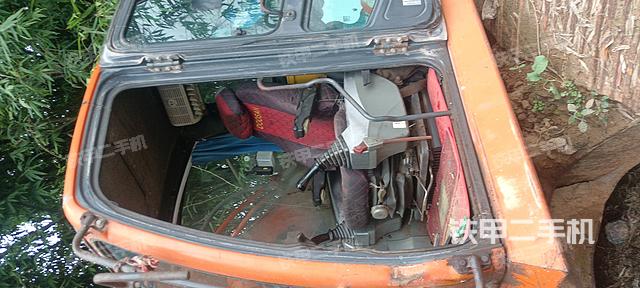 驾驶室整体(整机外观) 驾驶室整体(整机外观)