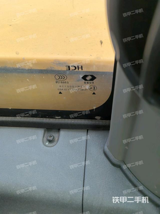 后窗玻璃角标（驾驶室部分）