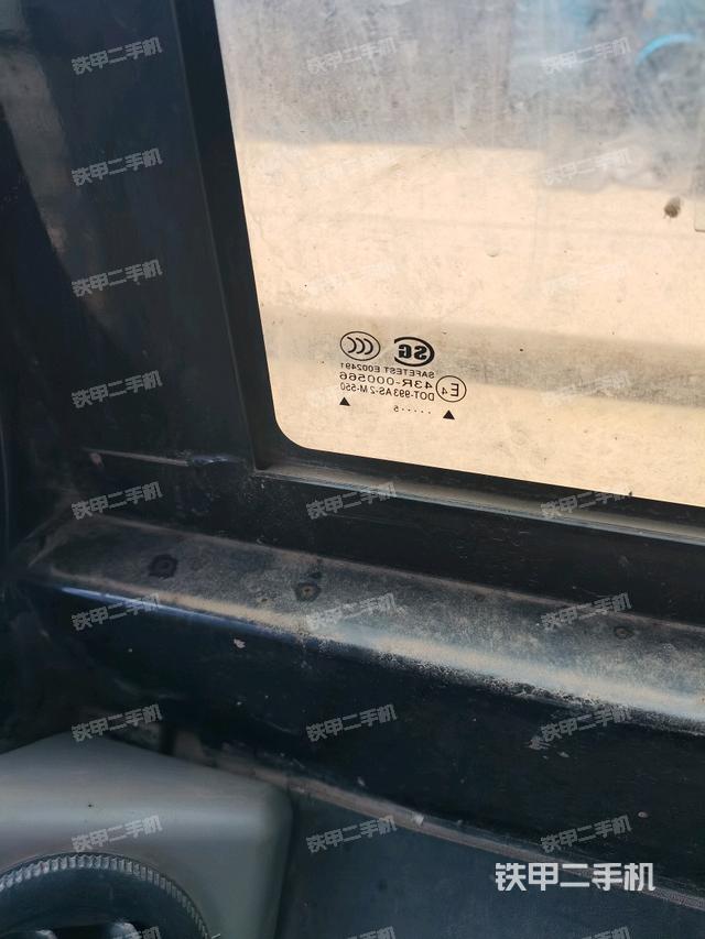 后窗玻璃角标（驾驶室部分）