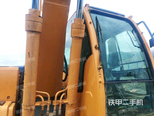 大臂油缸整體?豎拍（工作和回轉(zhuǎn)裝置）