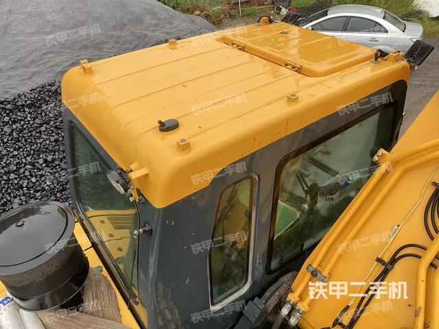 驾驶室顶部（整机外观）