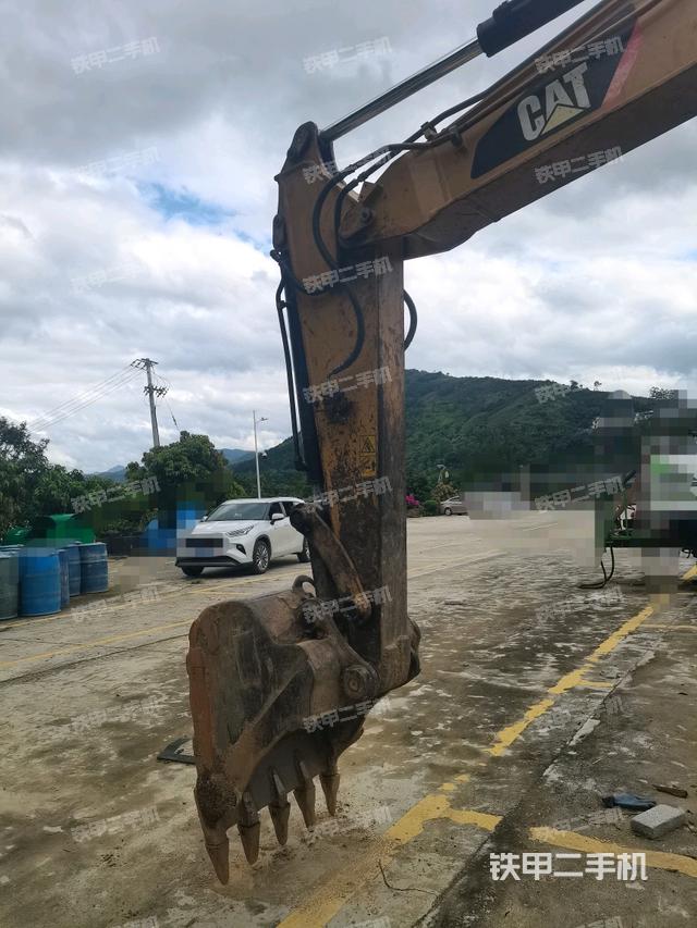 小臂整体左后（工作和回转装置）