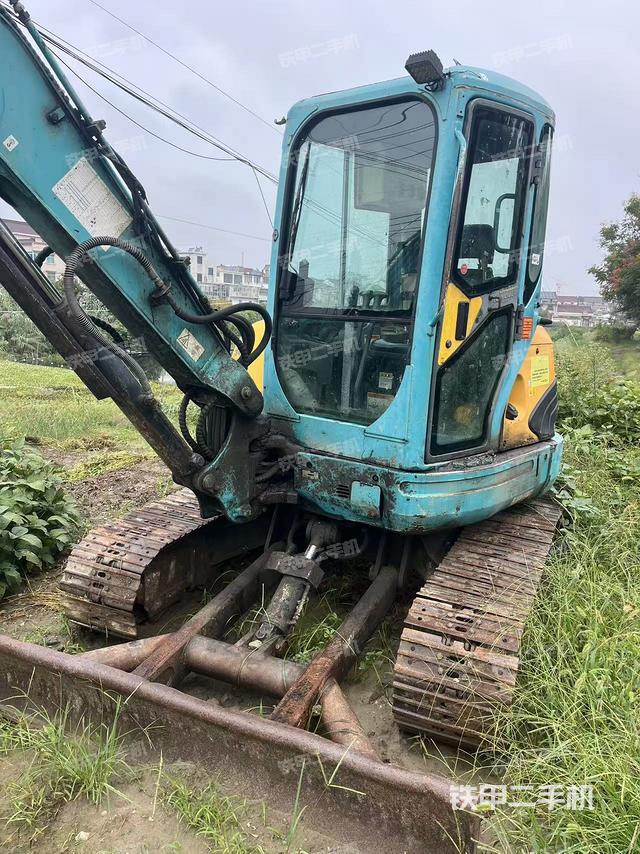 驾驶室整体（整机外观）