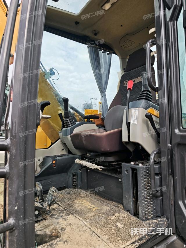  驾驶室正侧（驾驶室部分）