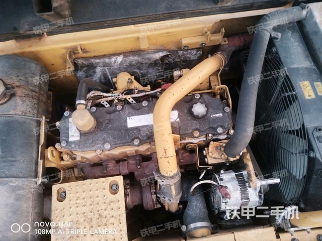 發(fā)動(dòng)機(jī)室（上車部件）