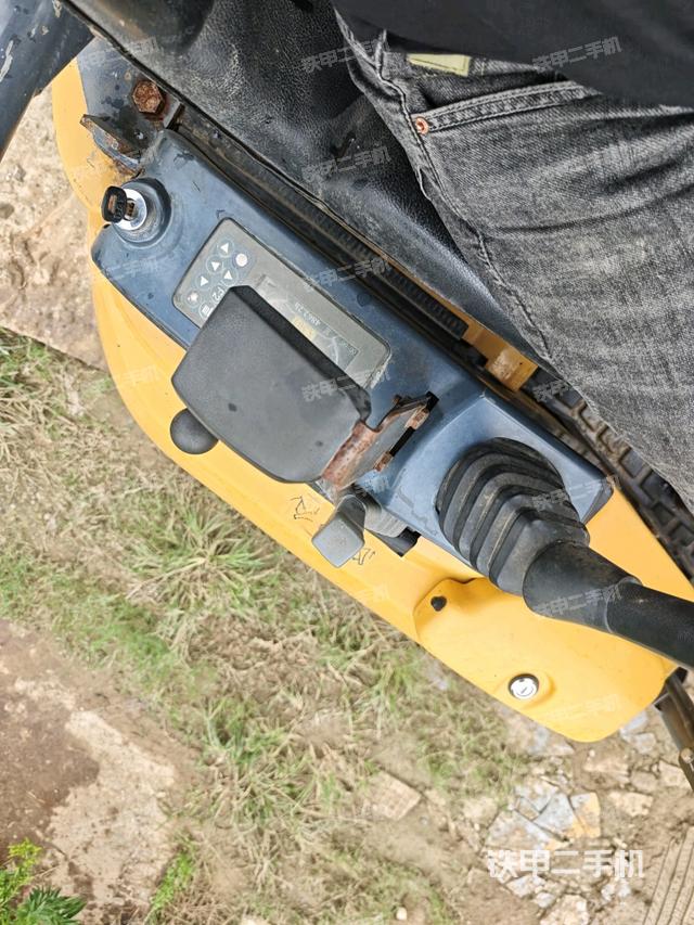  驾驶室正侧（驾驶室部分）