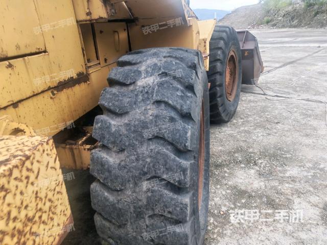 左前轮（行走机构）