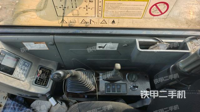 座椅右側(cè)控制臺/鑰匙門/油門/含右手柄（駕駛室部分）