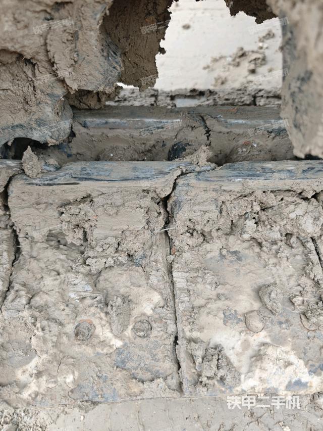 左側(cè)行走馬達(dá)蓋板（行走機(jī)構(gòu)）