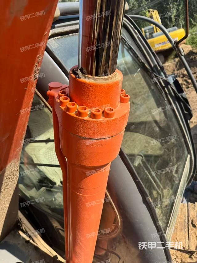 駕駛室整體（整機外觀）