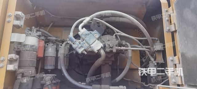 液壓泵艙室正面整體（整機(jī)外觀）