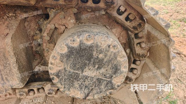 右驱动轮（行走机构）