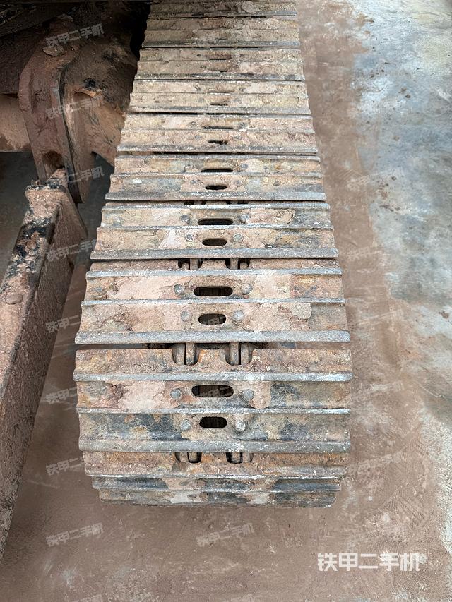 回转马达和主控阀（整机外观）