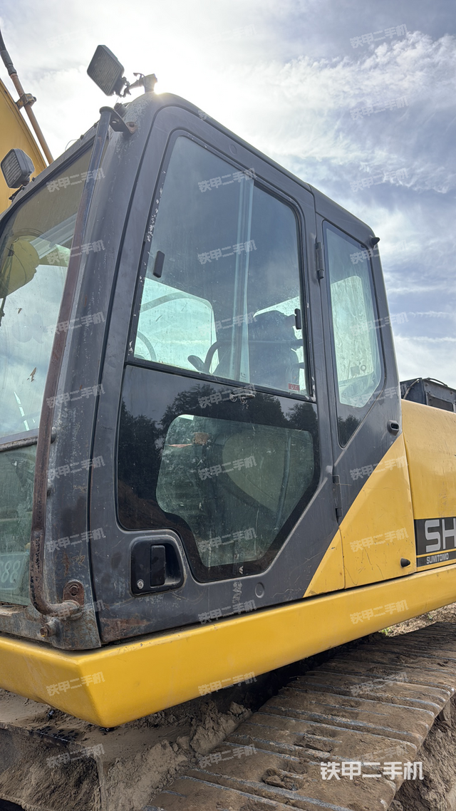 驾驶室整体（整机外观）