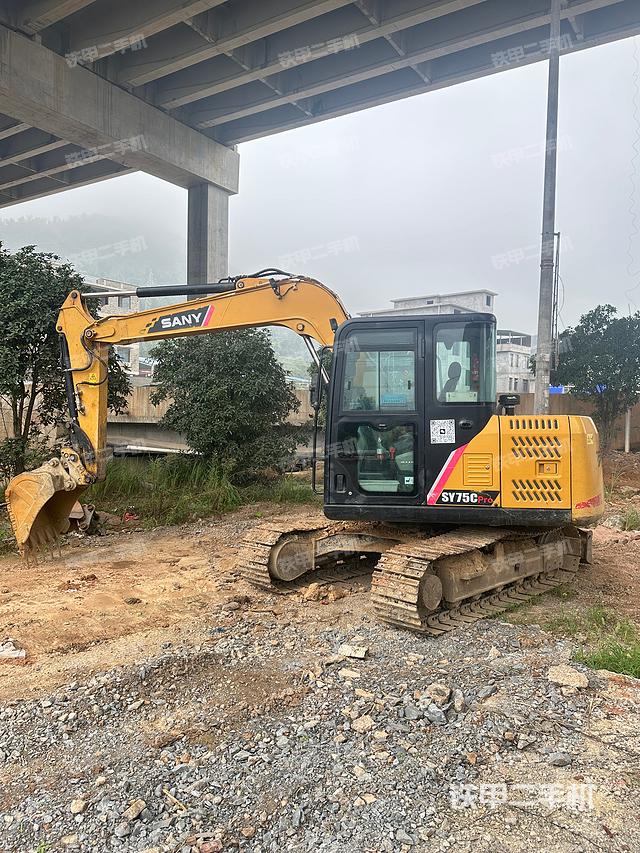 驾驶室顶部（整机外观）