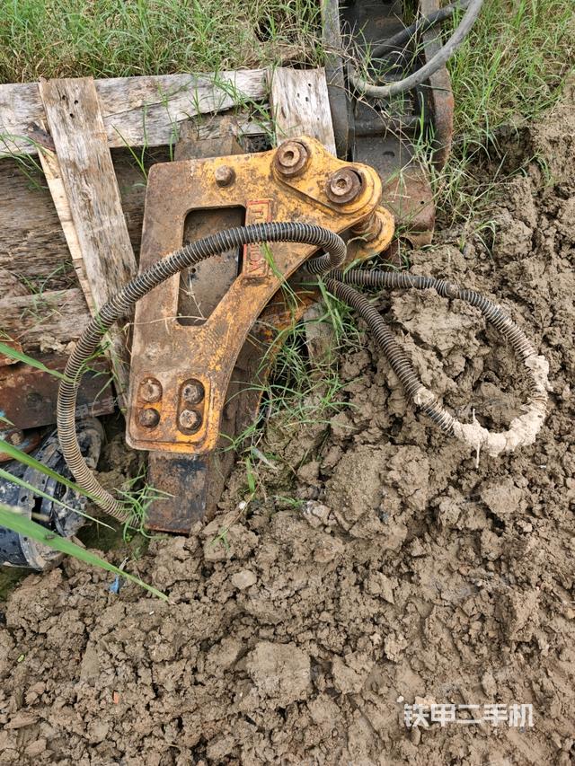 小臂整体右前（工作和回转装置）