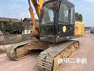 现代R215-7挖掘机实拍图片
