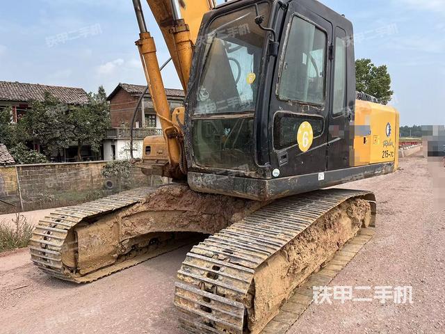 現(xiàn)代R215-7挖掘機