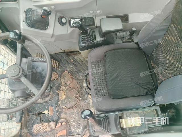 驾驶室整体（整机外观）