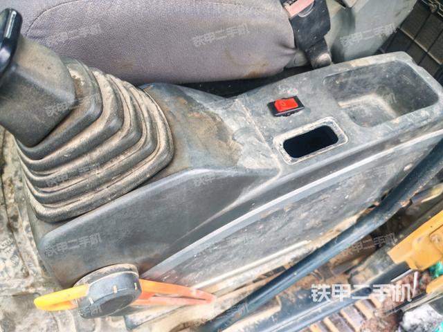 座椅左側(cè)控制臺(tái)/音響/含左手柄（駕駛室部分）