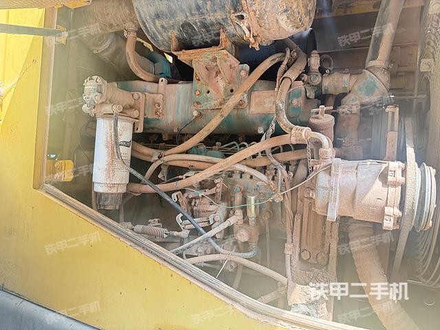 发动机左侧（整机外观及大件）