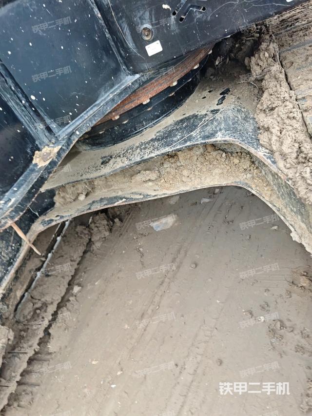 左側(cè)履帶整體?（行走機(jī)構(gòu)）