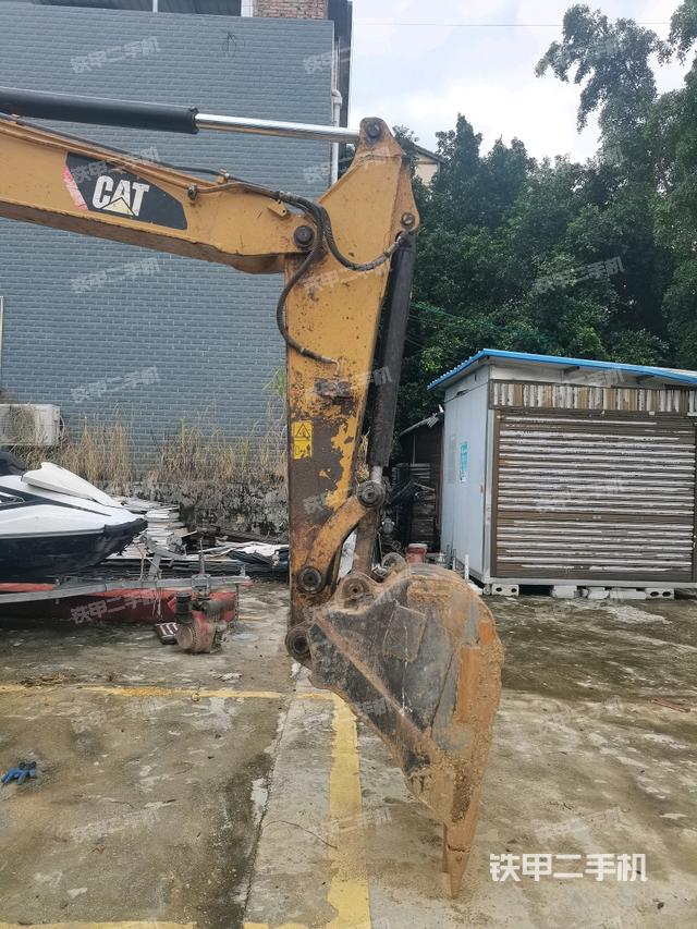 小臂整体右前（工作和回转装置）