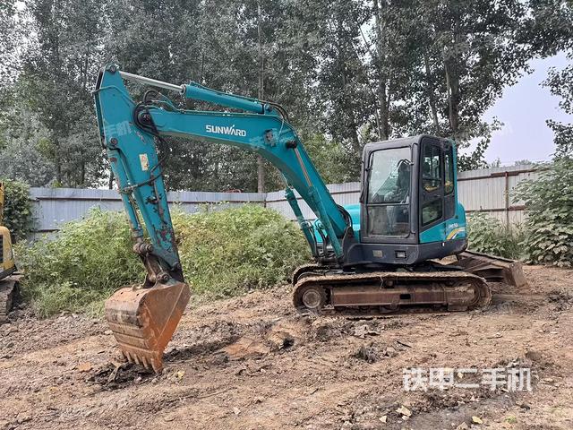 驾驶室顶部（整机外观）