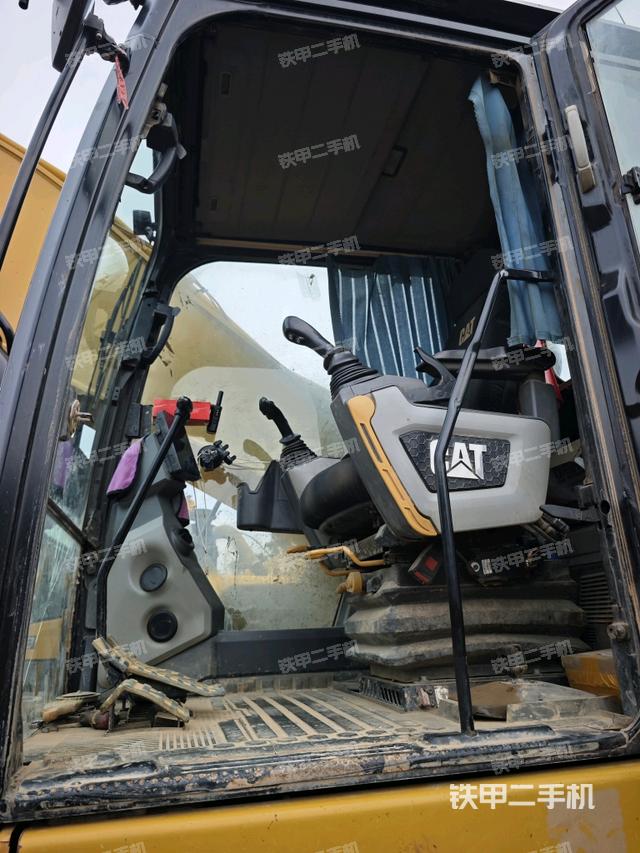 驾驶室整体（整机外观）