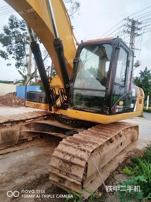 大臂油缸整體?豎拍（工作和回轉(zhuǎn)裝置）