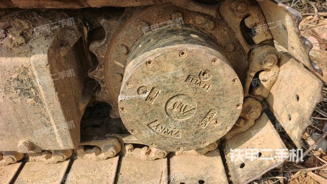 左驅(qū)動輪（行走機構(gòu)）