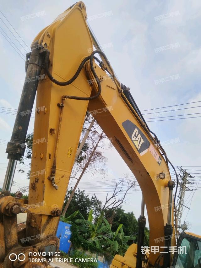 小臂整体左后（工作和回转装置）