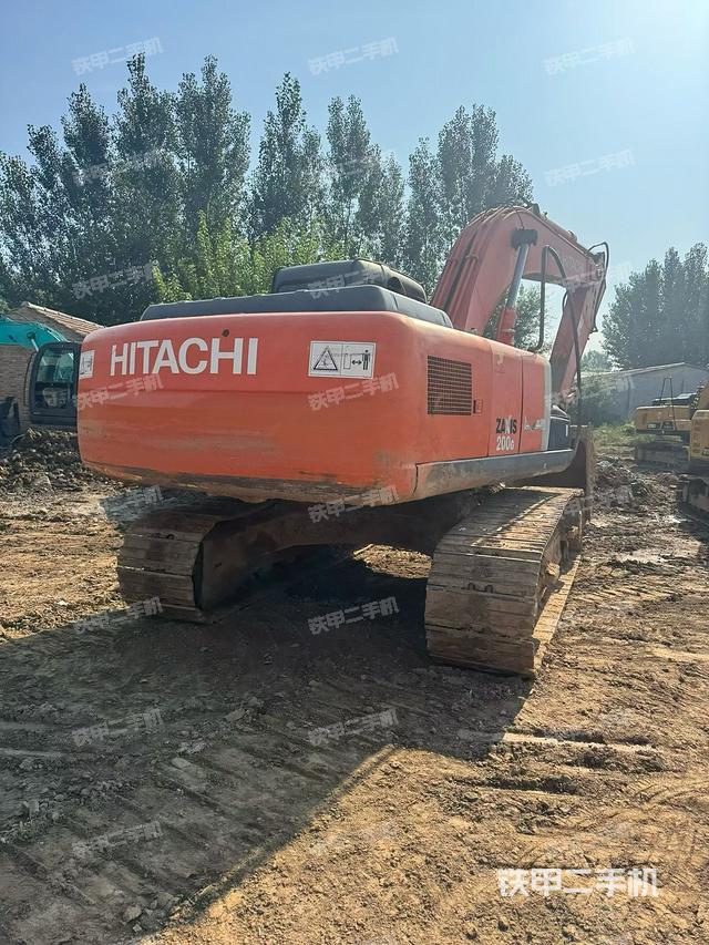 駕駛室頂部（整機外觀）