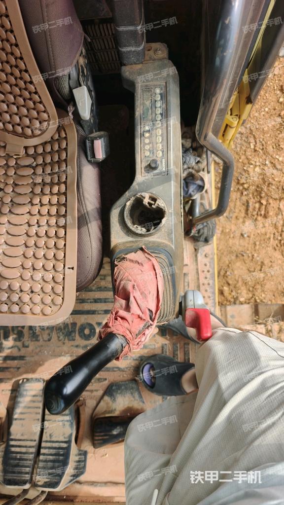 座椅左侧控制台/音响/含左手柄（驾驶室部分）