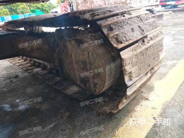 右侧行走马达盖板（行走机构）