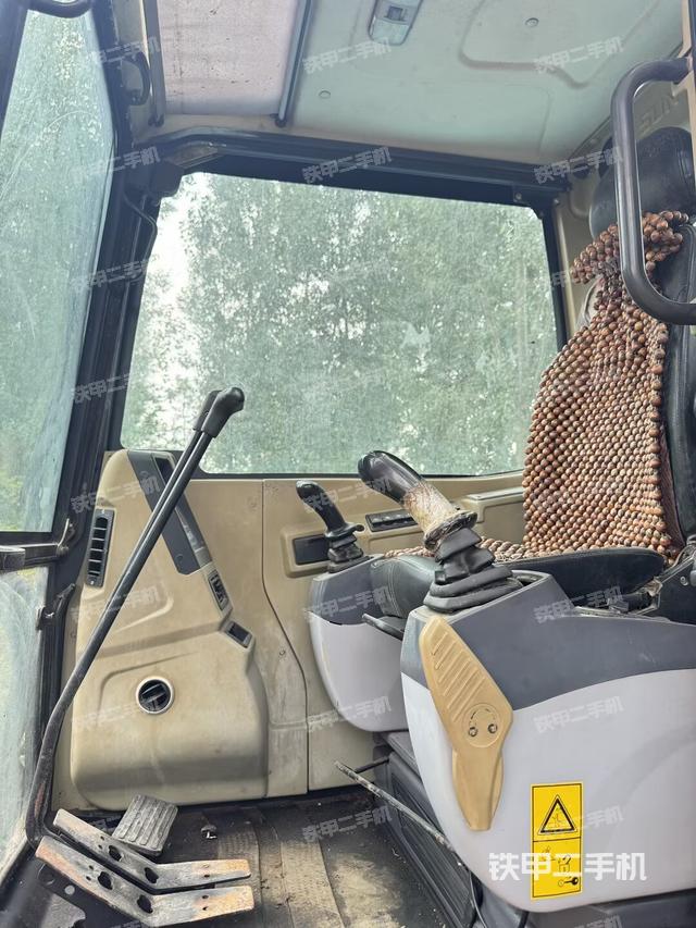 驾驶室整体（整机外观）