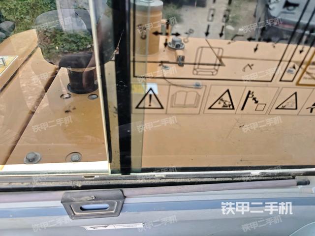 座椅左側(cè)控制臺(tái)/音響/含左手柄（駕駛室部分）