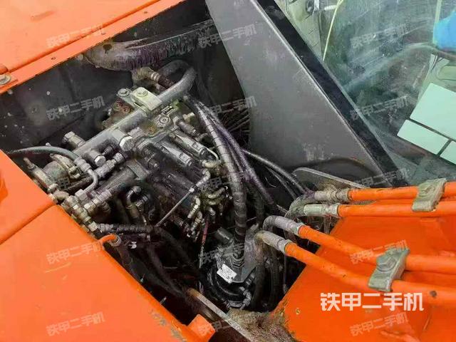 回轉(zhuǎn)馬達和主控閥（整機外觀）