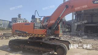 斗山DX220LC-9C挖掘机实拍图片