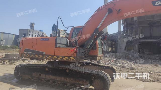 斗山DX220LC-9C挖掘機(jī)