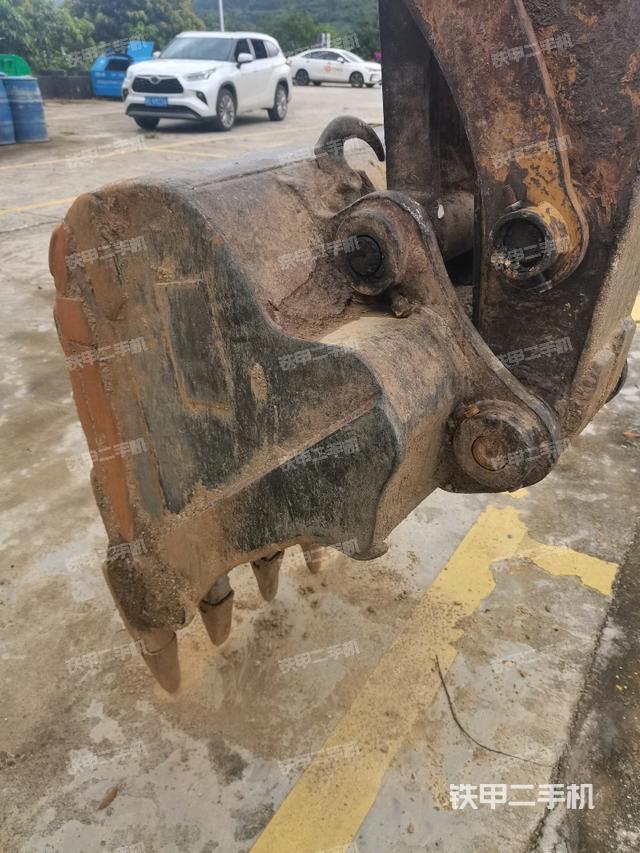 铲斗右后整体（工作和回转装置）